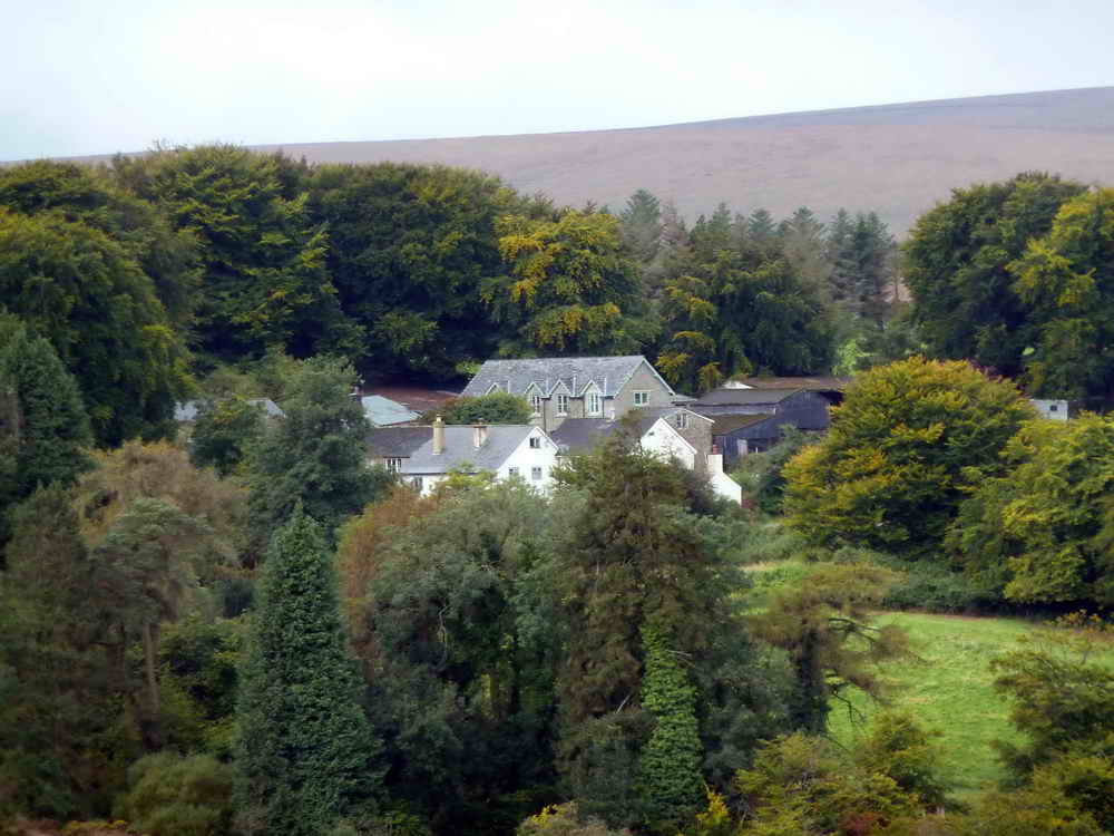 Zoomed view to the settlement at Batworthy from the circle