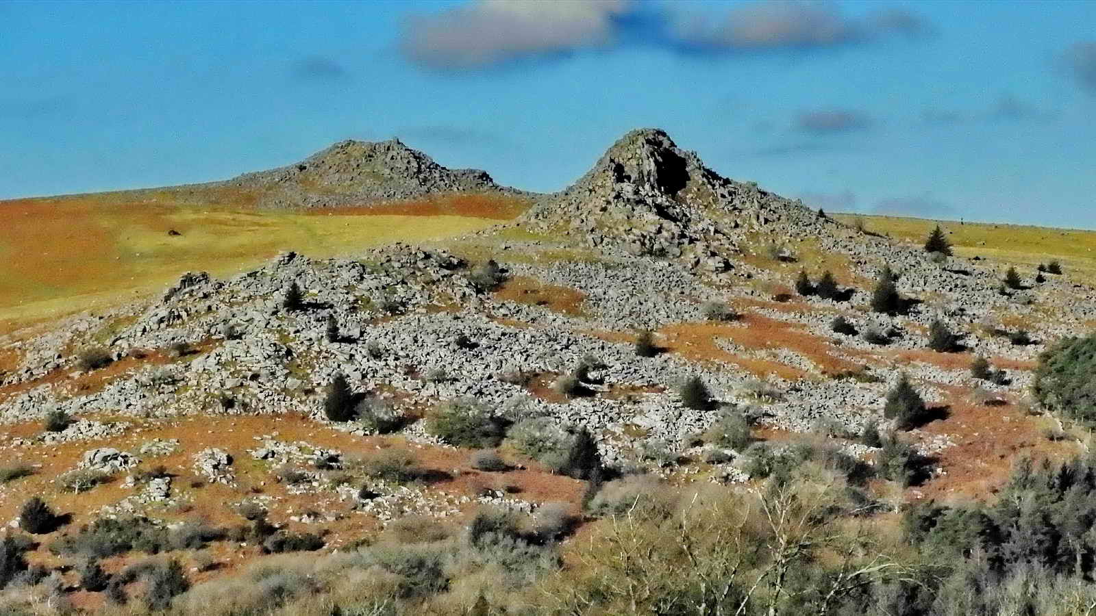 Zoomed view to Sharpitor (SX 560 703, elevation 1345 feet or 410 metres) and Leather Tor (SX 563 700, elevation 1246 feet or 380 metres)