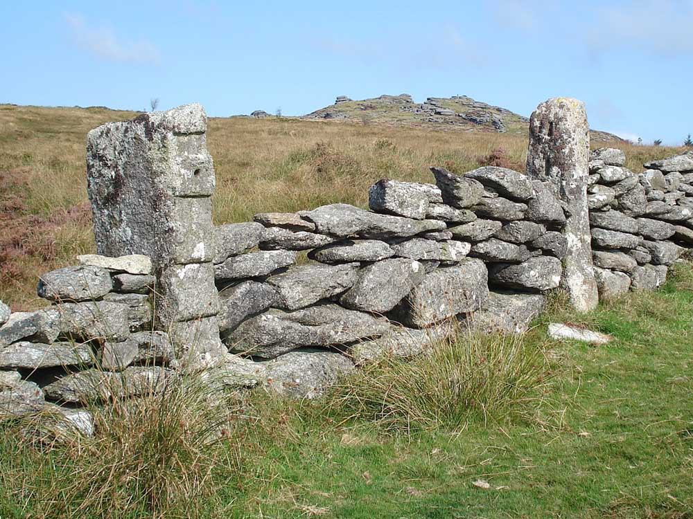 Old gateway, an original 5-barred construction. Now blocked up